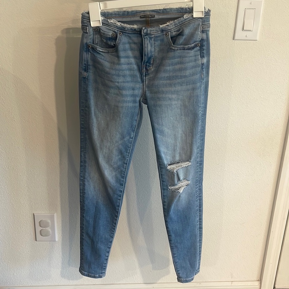 AMERICAN EAGLE- next level stretch skinny jeans size 2